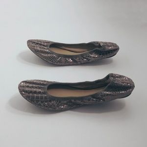 Bronzeish Wanted flats size 6